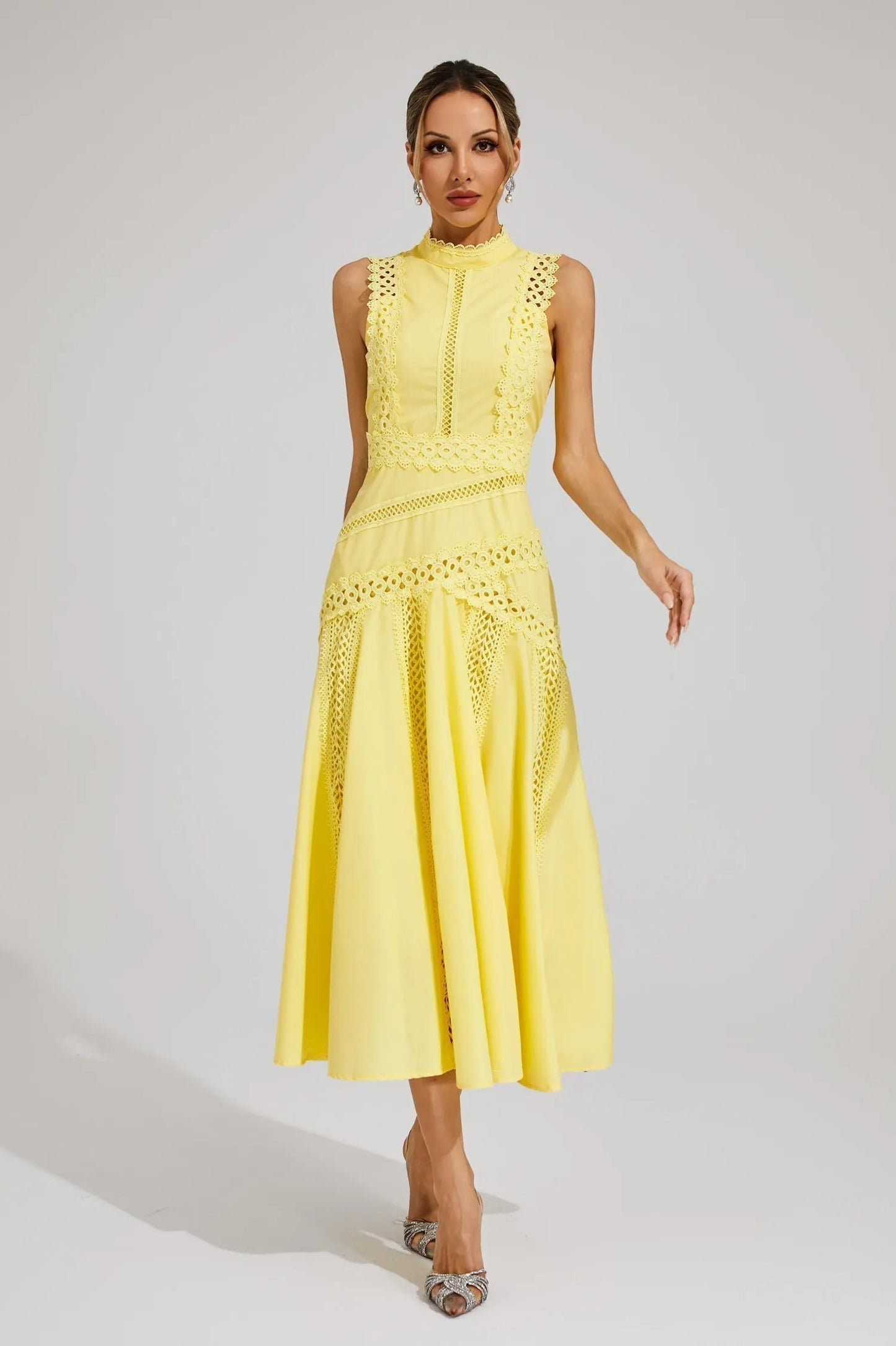 Women’s Lace Dress | Elegant Sleeveless Design | Timeless Evening Style