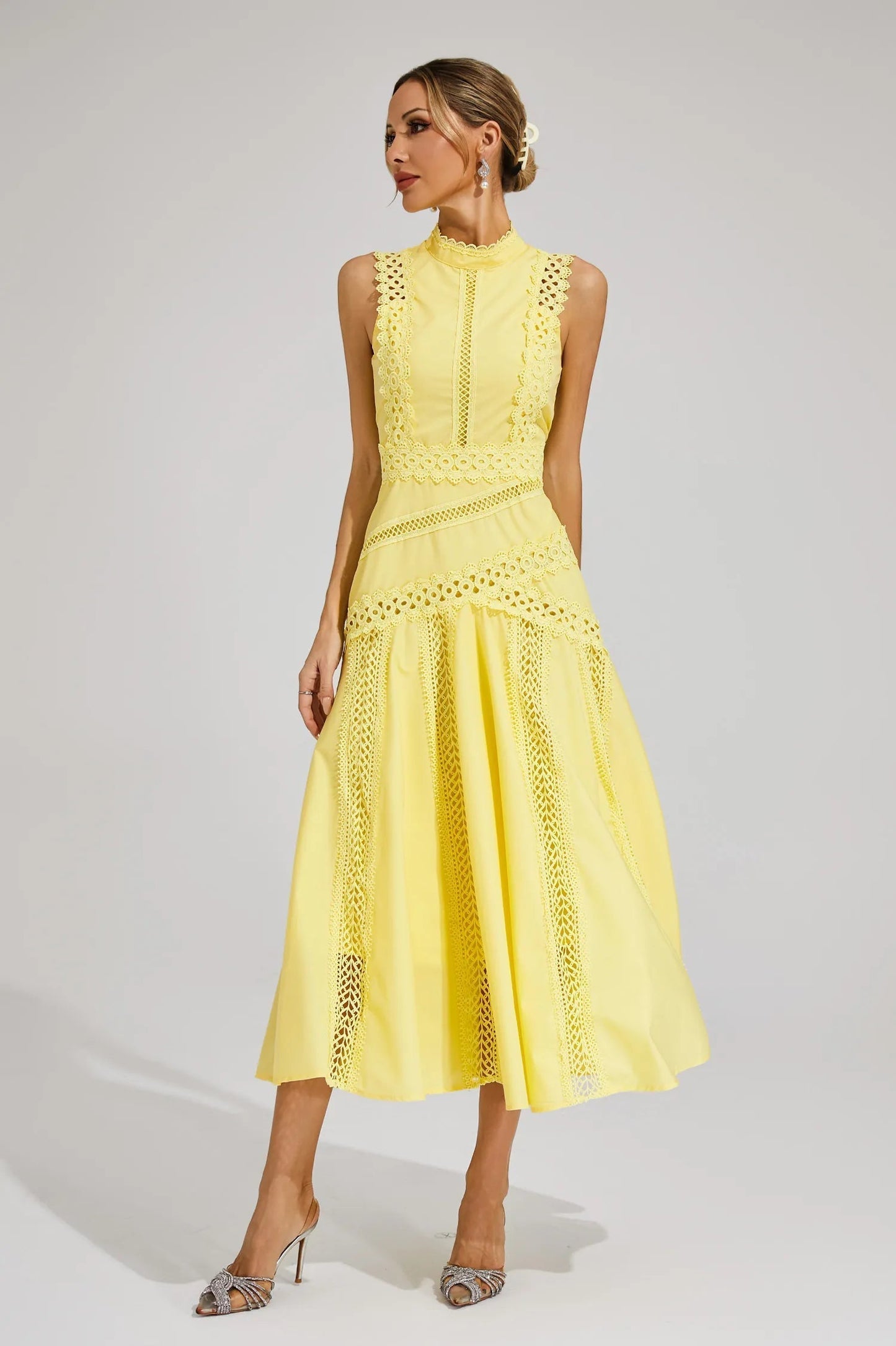 Women’s Lace Dress | Elegant Sleeveless Design | Timeless Evening Style