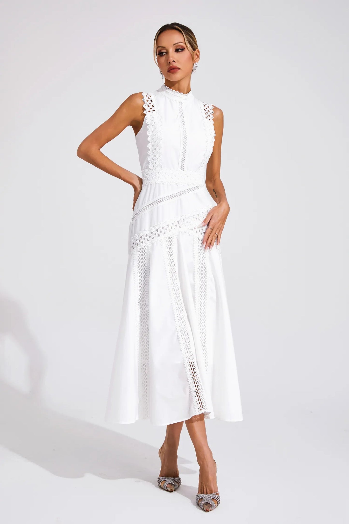 Women’s Lace Dress | Elegant Sleeveless Design | Timeless Evening Style